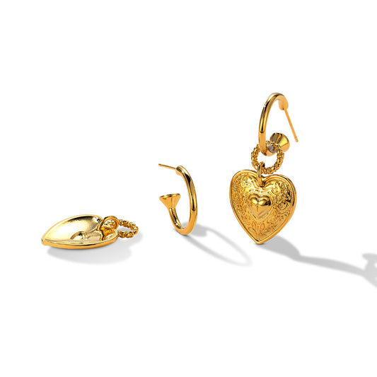 Relief Pattern Heart Earrings
