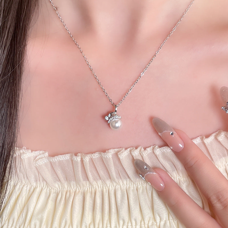 Christmas hat necklace