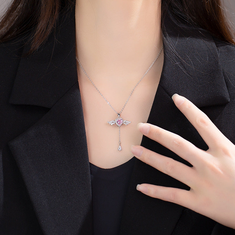 Collier ange d'amour en diamant rose