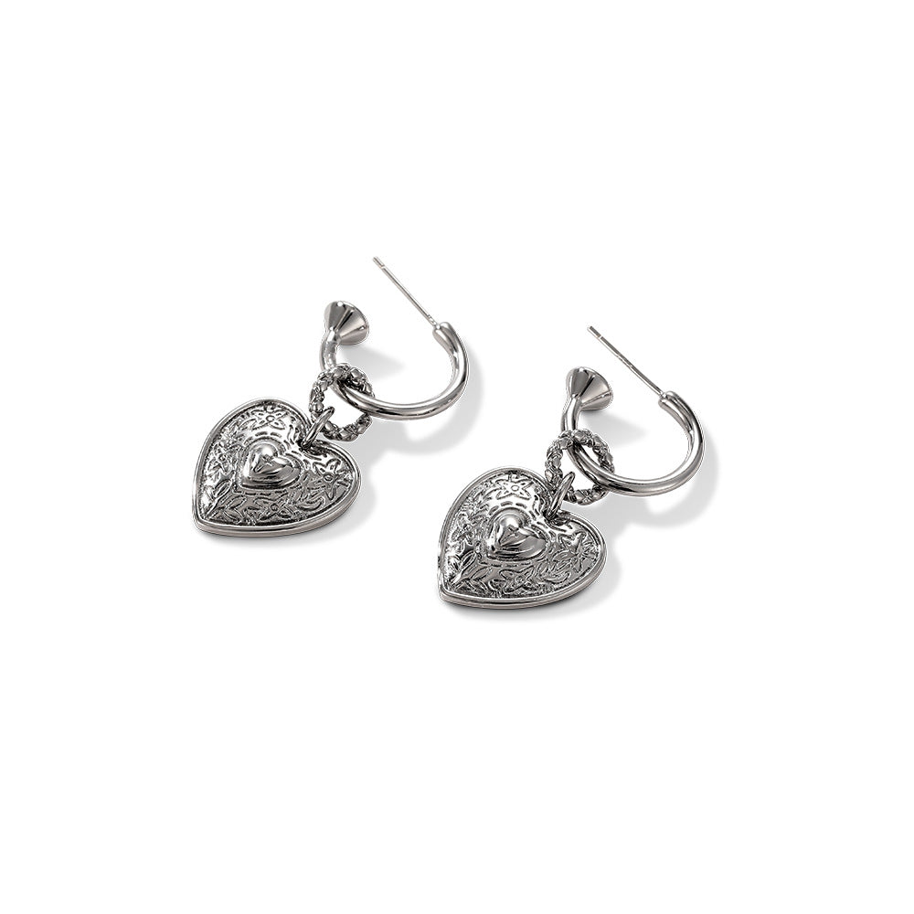 Relief Pattern Heart Earrings