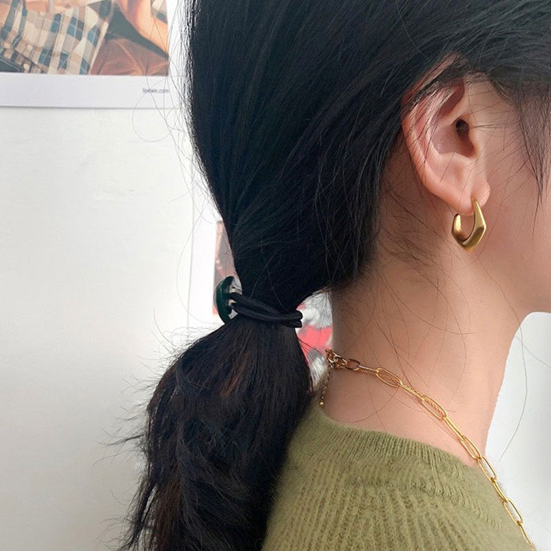 C-shaped Irregular Ear Nail