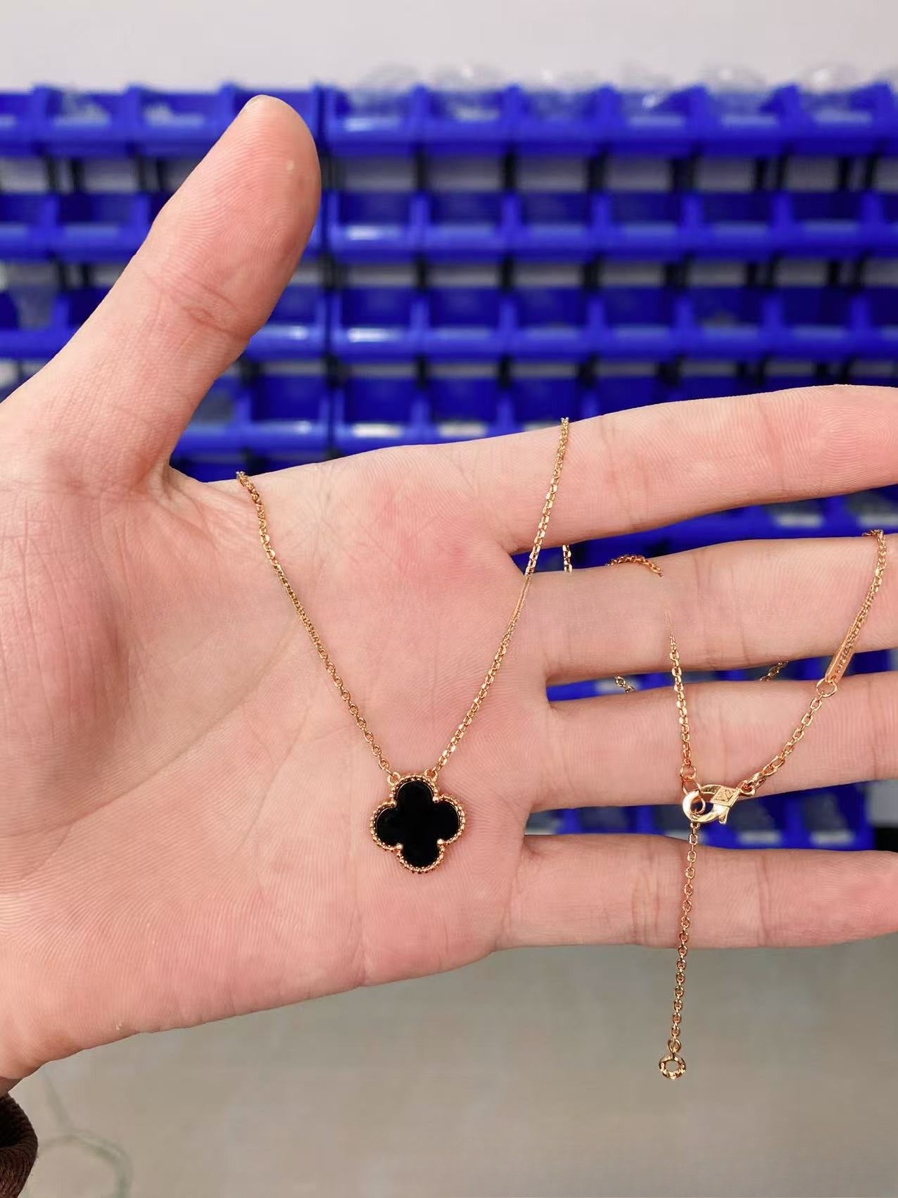 Luckcoo Clover Pro  Necklace  – Minimalist Jewelry,Premium Edition,Everyday Luxury,VCA style
