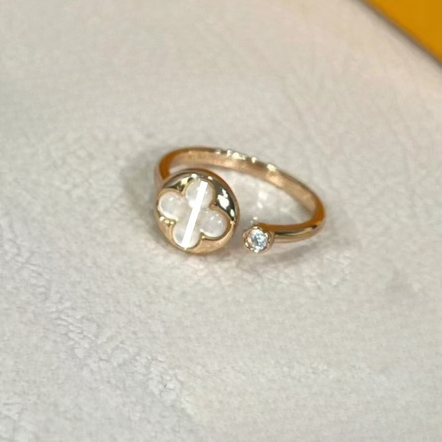 V gold square round fritillary ring-CNC fine engraving