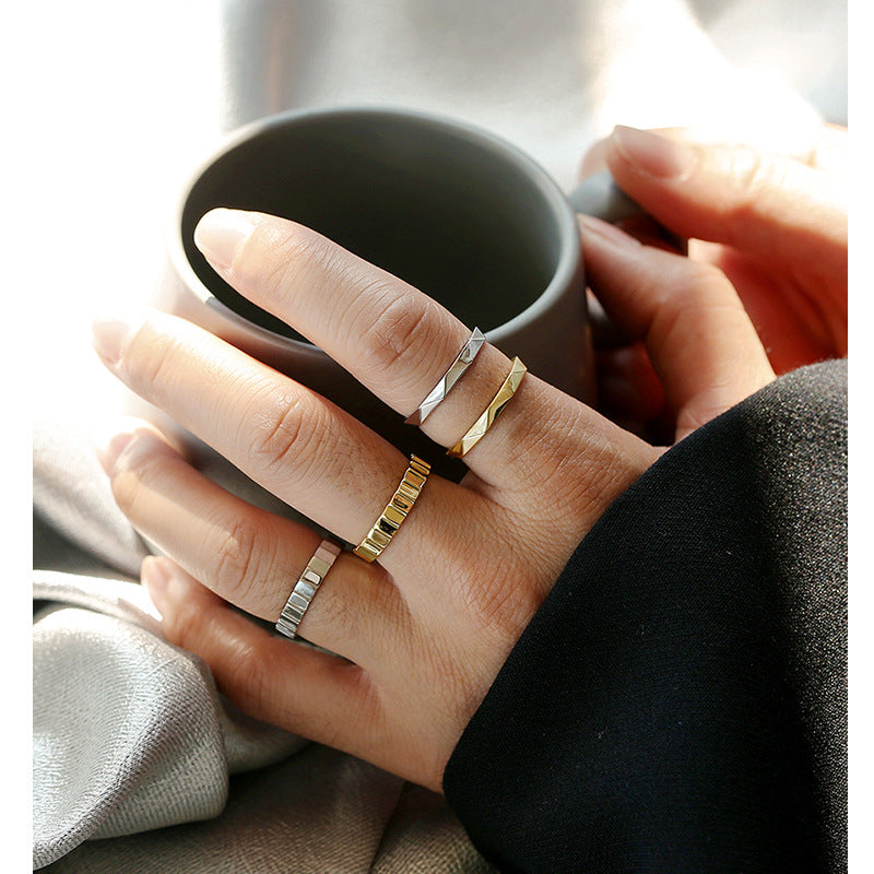 Bague fine géométrique 