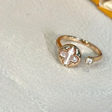 V gold square round fritillary ring-CNC fine engraving