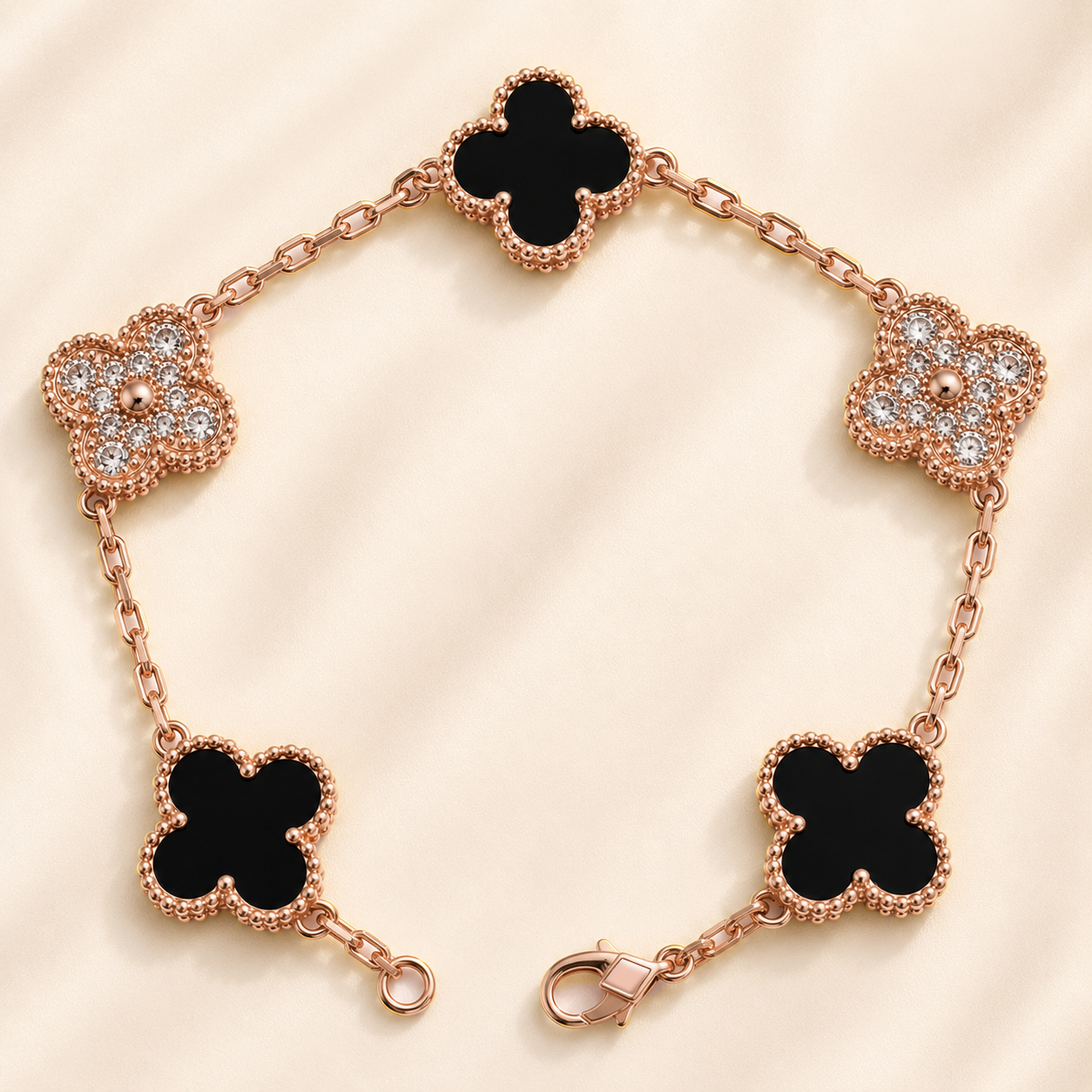 Eternal Clover Pro Bracelet | 18K Gold Plated Luck & Elegance