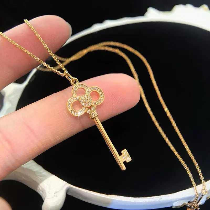 Key necklace iris cross snowflake collarbone chain