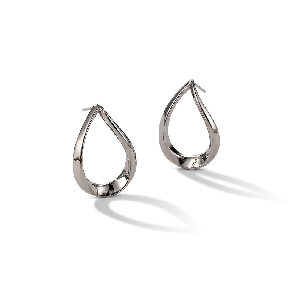 Boucles d'oreilles minimalistes en forme de U 