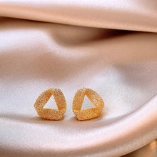 Boucles d'oreilles à tige en corne irrégulière Anna 