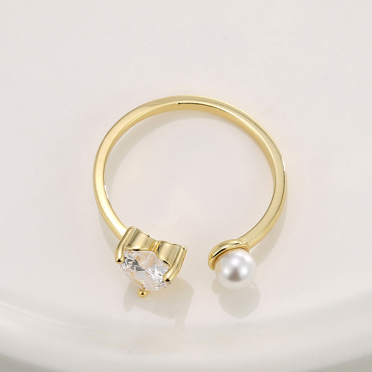 Love diamond pearl ring