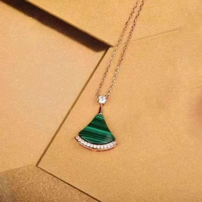 Luckcoo Fan Pendant Necklace - 18k Gold Plated Minimalist Everyday Jewelry