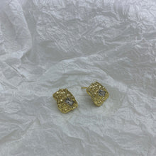 Square Geometric Diamond Texture Earrings