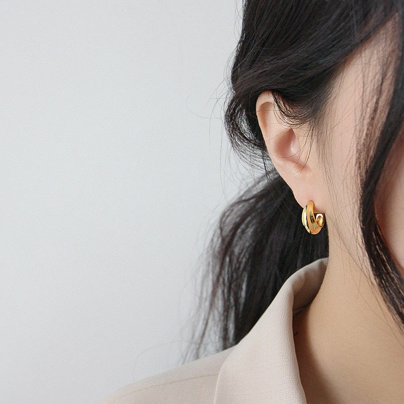 Boucles d'oreilles minimalistes demi-rondes en forme de C 