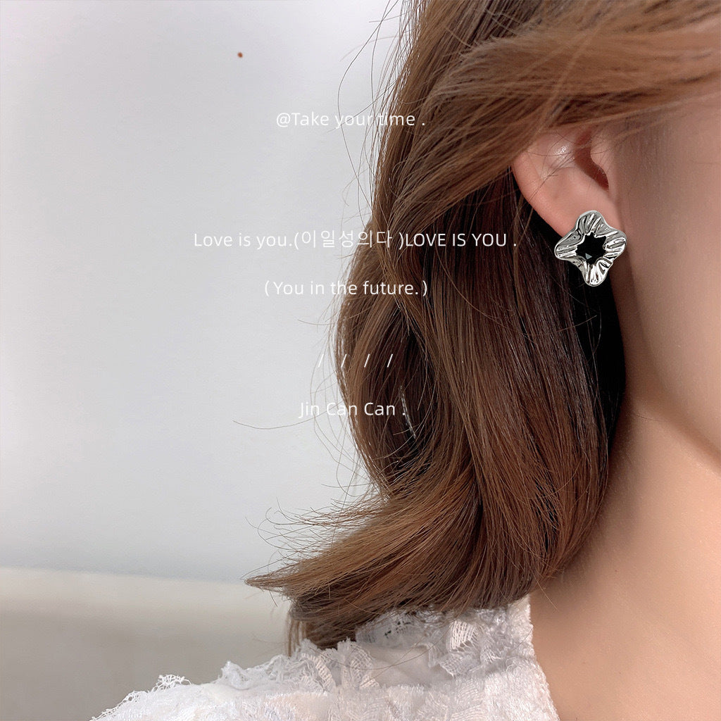 Boucles d'oreilles minimalistes en pierres précieuses noires 