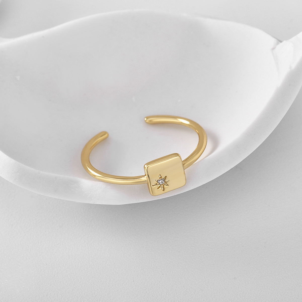 Bague étoile carrée 