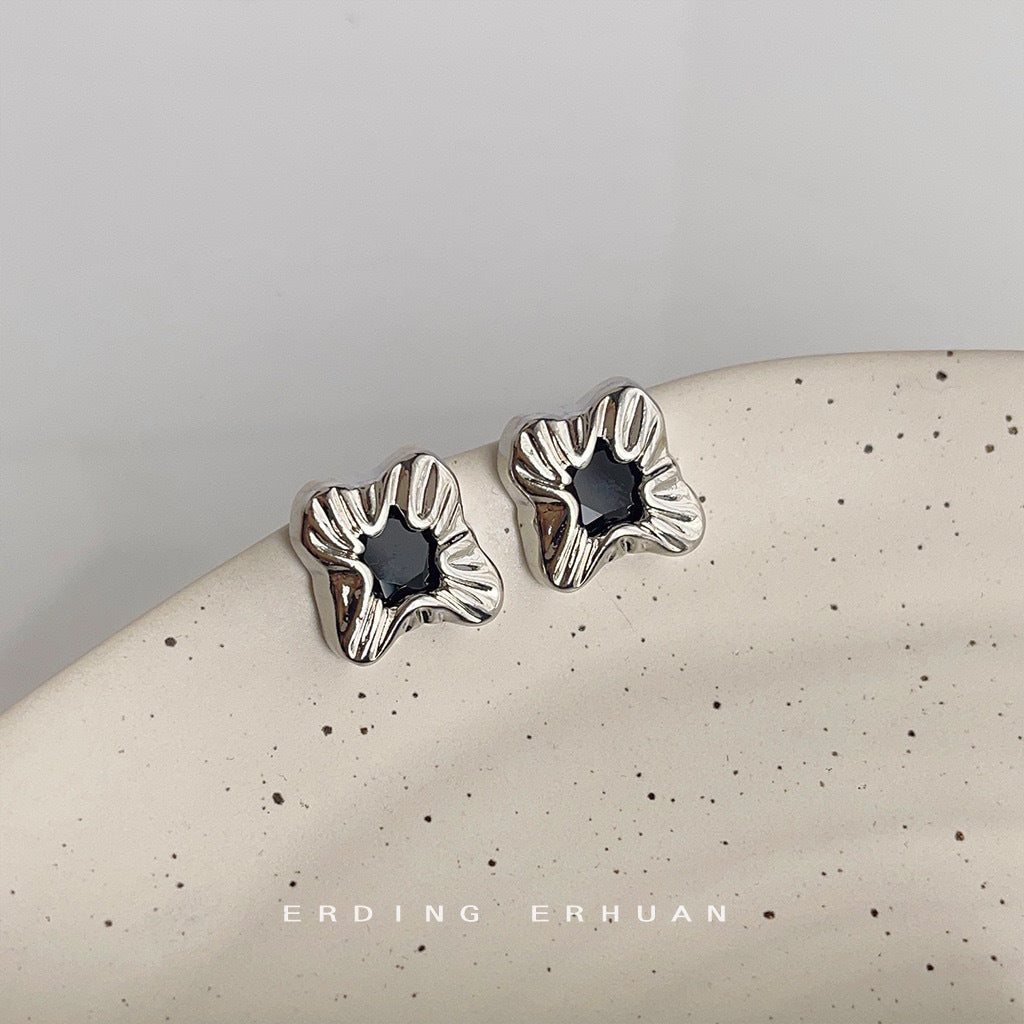 Boucles d'oreilles minimalistes en pierres précieuses noires 