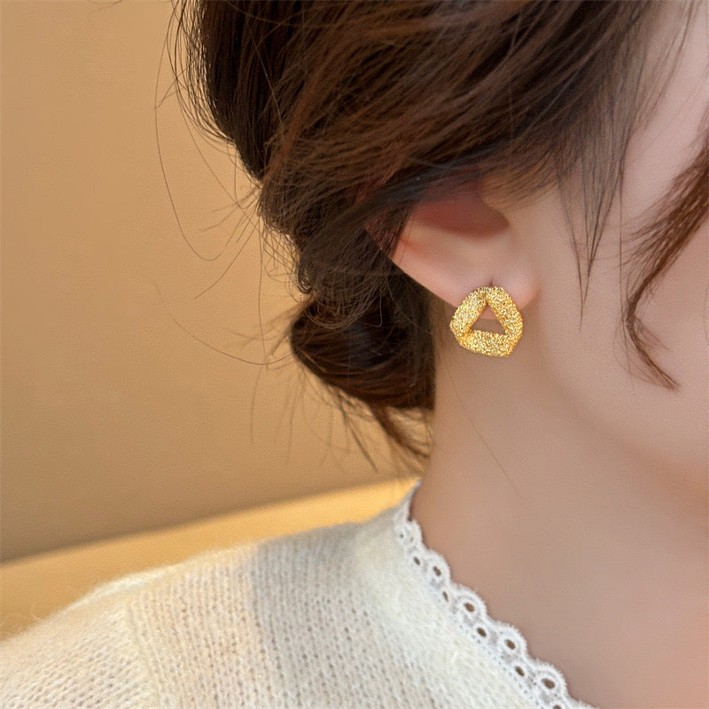 Anna irregular horn stud earrings