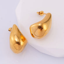 Boucles d'oreilles simples irrégulières 
