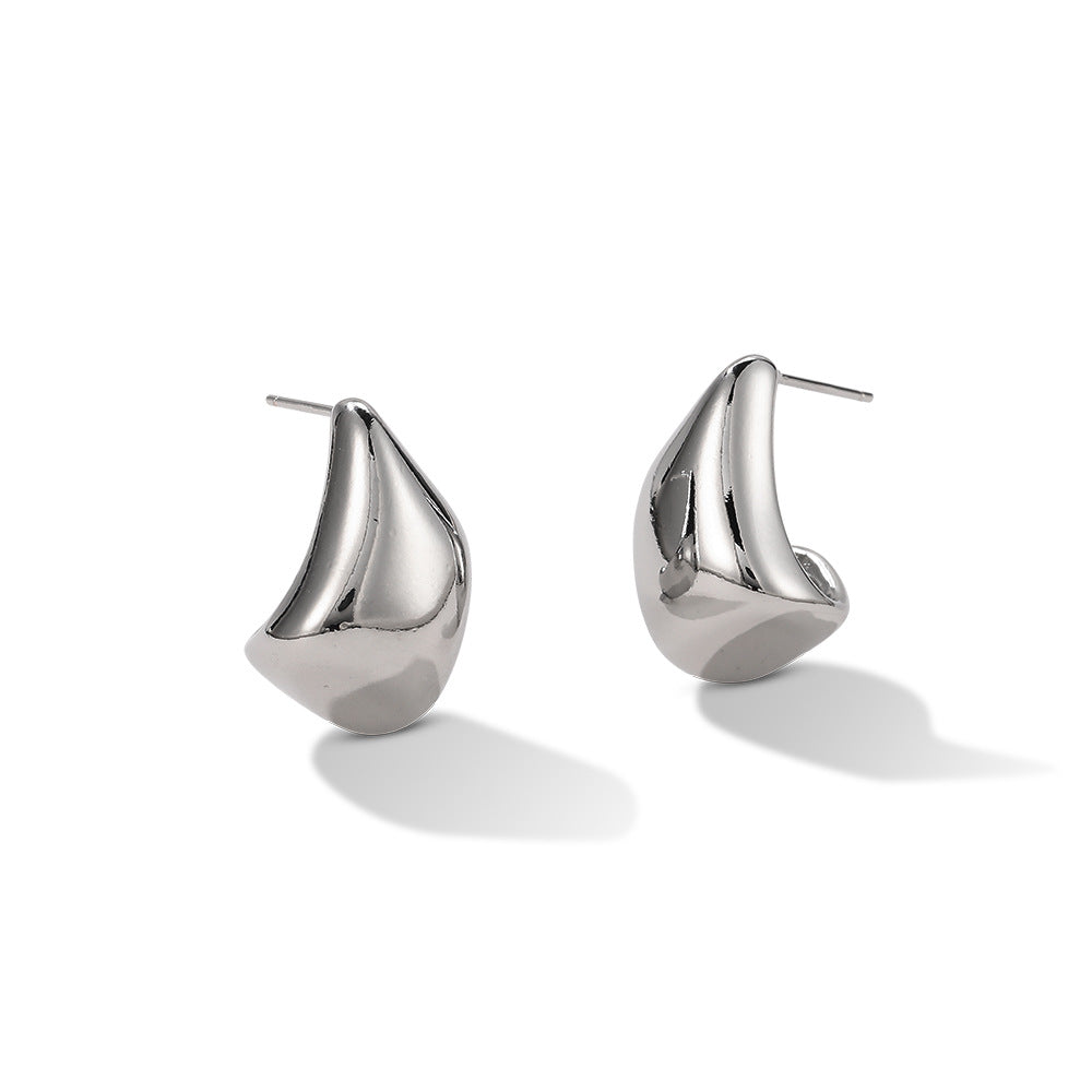 Boucles d'oreilles simples irrégulières 