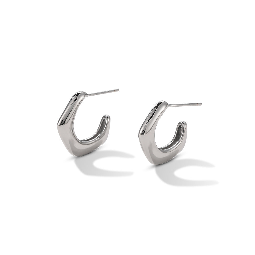 Boucles d'oreilles irrégulières en forme de C 