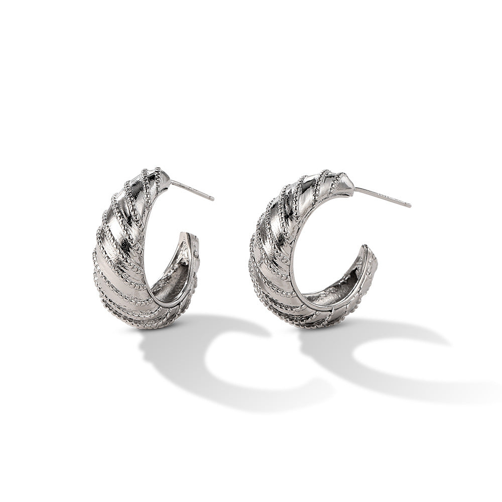 Boucles d'oreilles géométriques en forme de C 