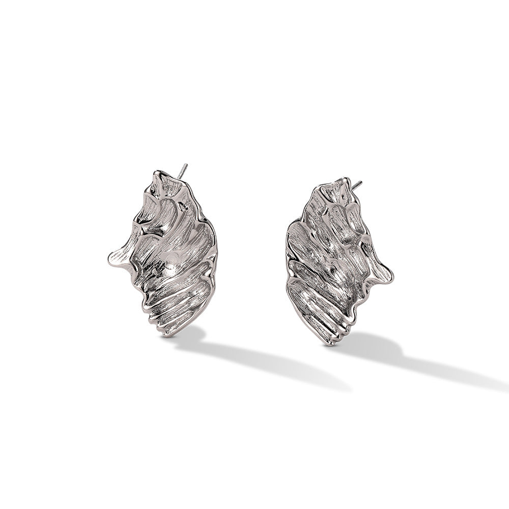 Ongle d'oreille avec une texture irrégulière et ridée 
