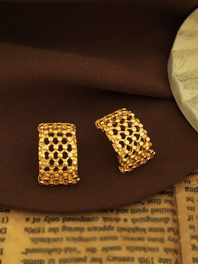 Boucles d'oreilles géométriques en maille creuse 