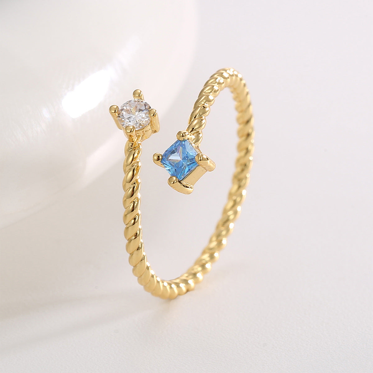 Set with two tone diamond ring