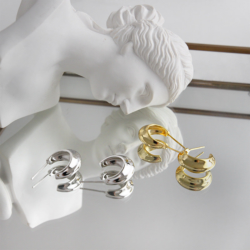 Boucles d'oreilles minimalistes demi-rondes en forme de C 