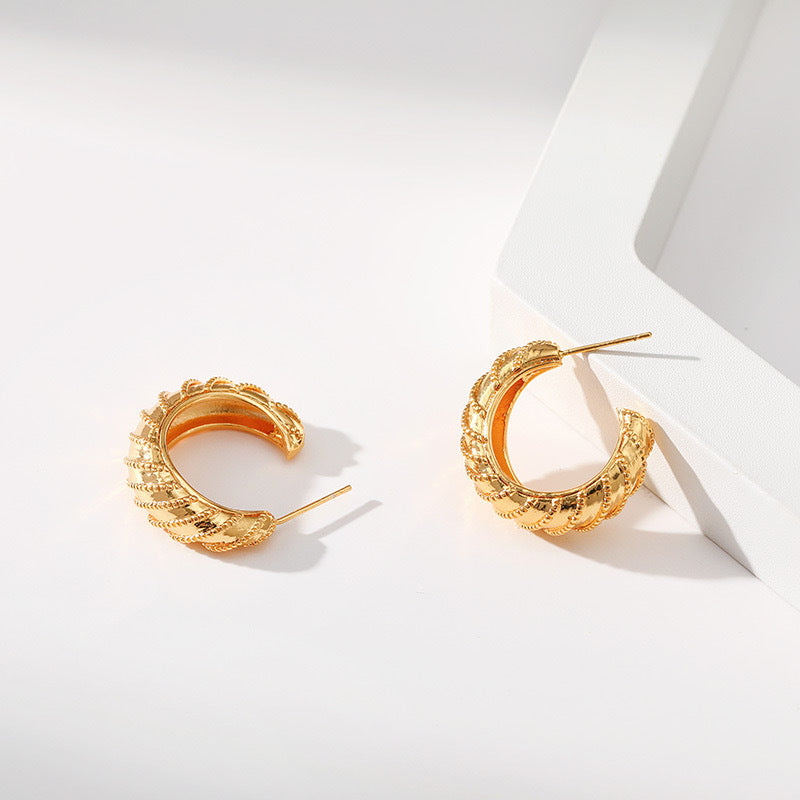 Boucles d'oreilles géométriques en forme de C 