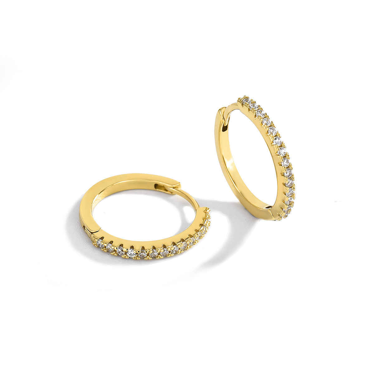 Gold-inlaid diamond round earrings