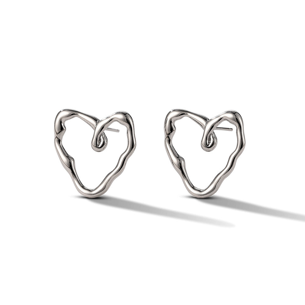 Boucles d'oreilles minimalistes en forme de cœur irrégulier 
