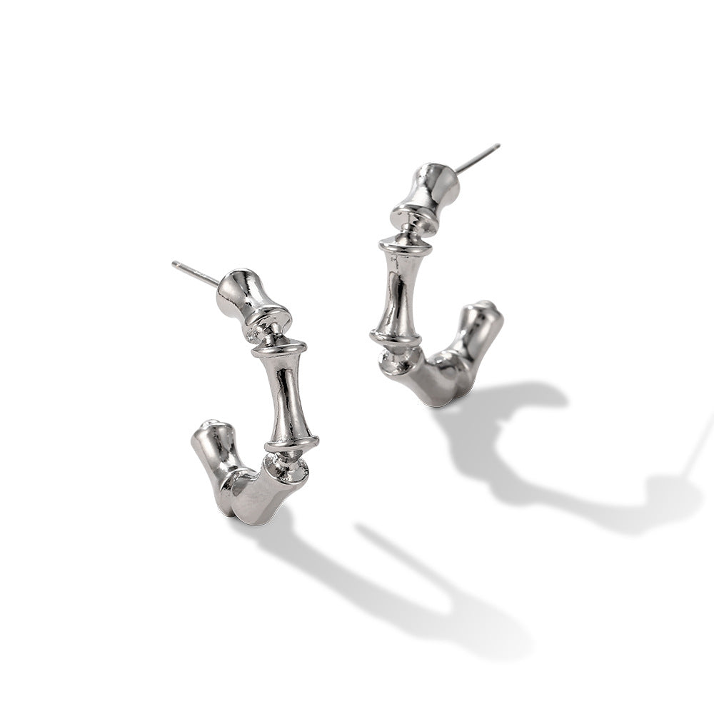 Boucles d'oreilles géométriques en forme de C 