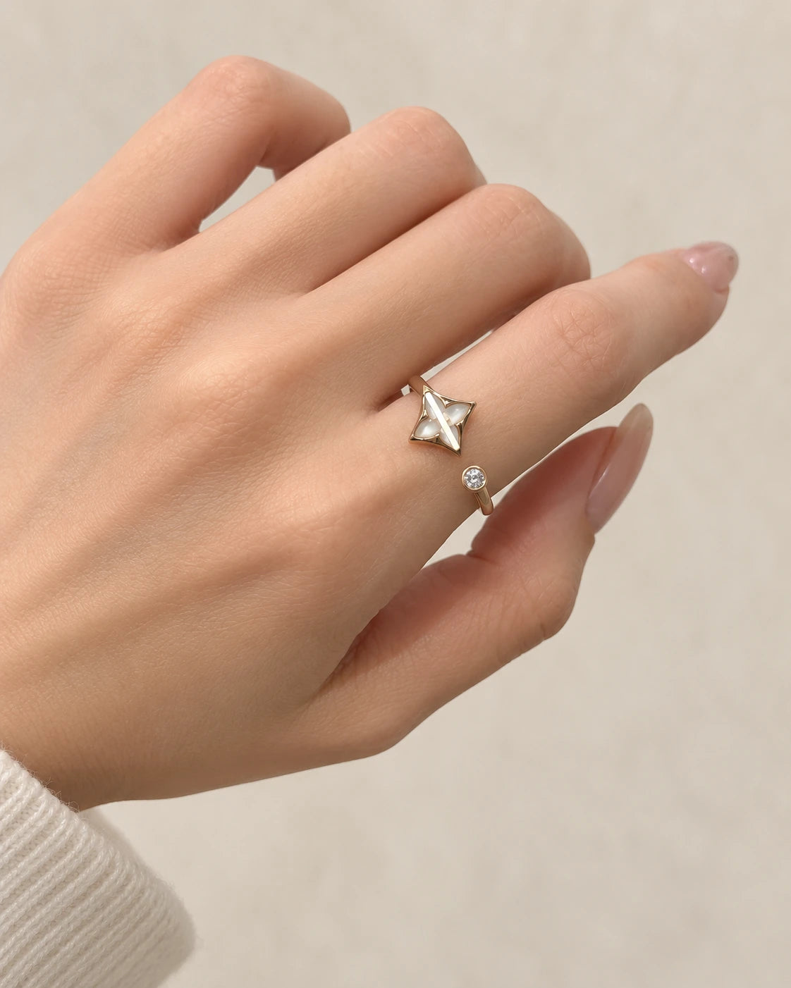 V Gold Square & Round Shell Ring – CNC Fine Engraving worn on an adult model